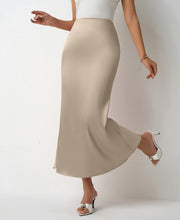 Load image into Gallery viewer, Ivory fishtail skirt