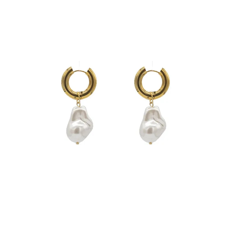 Pearl Drop Earrings, Baroque pearl earrings, Statement earrings, Huggie earrings, Womens pearl earrings,  Retro pearl earrings, Baroque style pearl, Womens fashion accessories, gold pearl drop earrings, Dangle earrings, Pearl Dangle earrings, Elegant earrings, Womens pearl earrings.