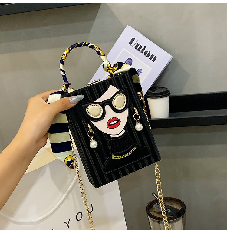 CrossBody Clutch Box Bag, crossbody purse for women, Shoulder party Purse, Shoulder clutch for women, crossbody purse for everyday, party clutch box, shoulder party clutch, crossbody purse for evening, crossbody purse for women, shoulder party clutch with chain, quirky bags, clutch box bag, clutch box with chain, black clutch box.