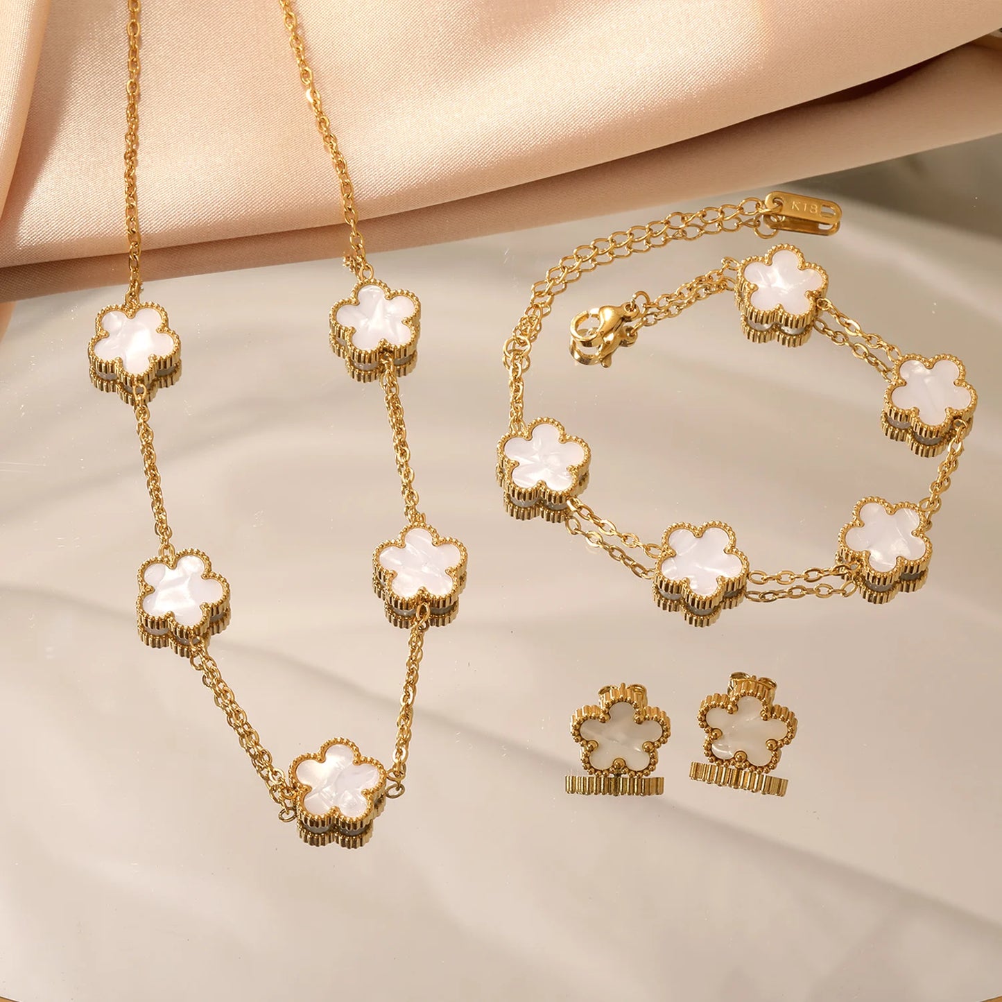 everyday gold jewelry set women Clover motif jewelry set, polished gold-tone finish with charm jewelry set styling, layered delicate chain silhouette, old money aesthetic clover jewelry set women, formal dinner jewelry accessory, lightweight jewelry set for travel, clover jewelry set