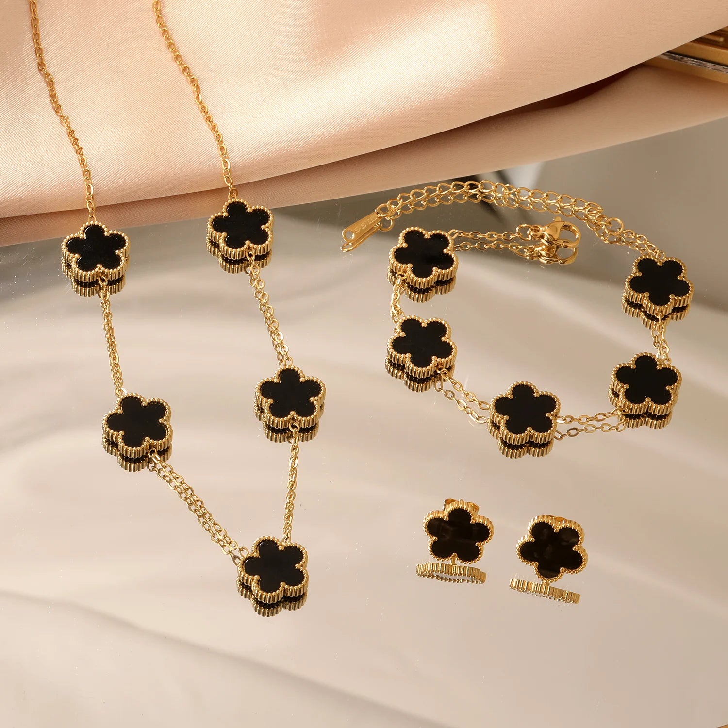 everyday gold jewelry set women Clover motif jewelry set, polished gold-tone finish with charm jewelry set styling, layered delicate chain silhouette, old money aesthetic clover jewelry set women, formal dinner jewelry accessory, lightweight jewelry set for travel, clover jewelry set