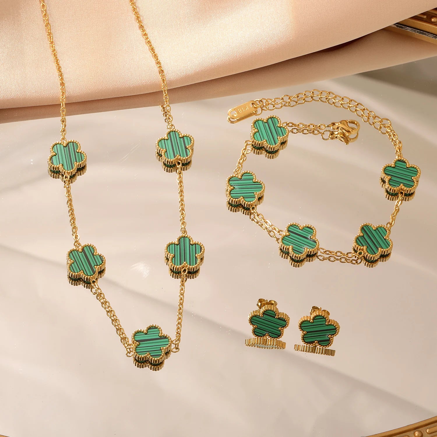 everyday gold jewelry set women Clover motif jewelry set, polished gold-tone finish with charm jewelry set styling, layered delicate chain silhouette, old money aesthetic clover jewelry set women, formal dinner jewelry accessory, lightweight jewelry set for travel, clover jewelry set